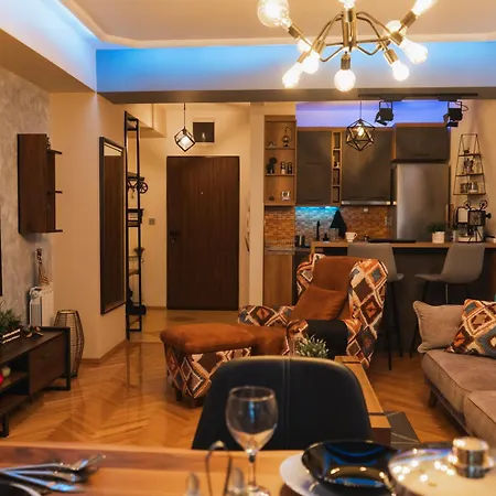 דירה - All-around - Premium Hospitality - סקופיה